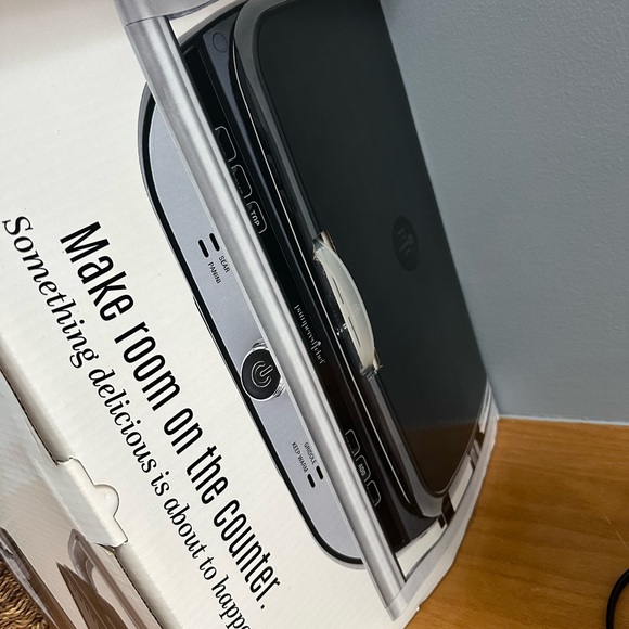 Pampered Chef Deluxe Grill & Griddle - Silver and Black brand new boxed - Picture 3 of 5